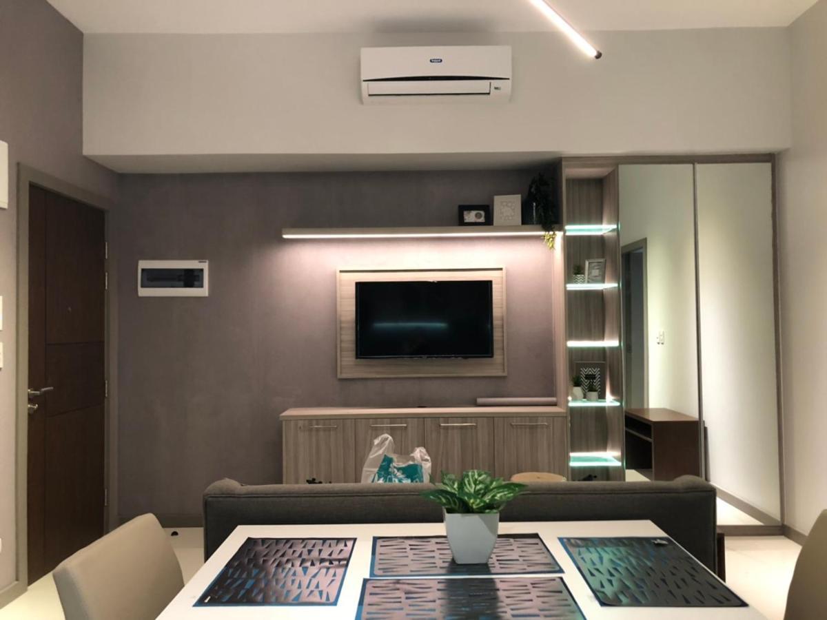 One Uptown Residence Taguig Luaran gambar