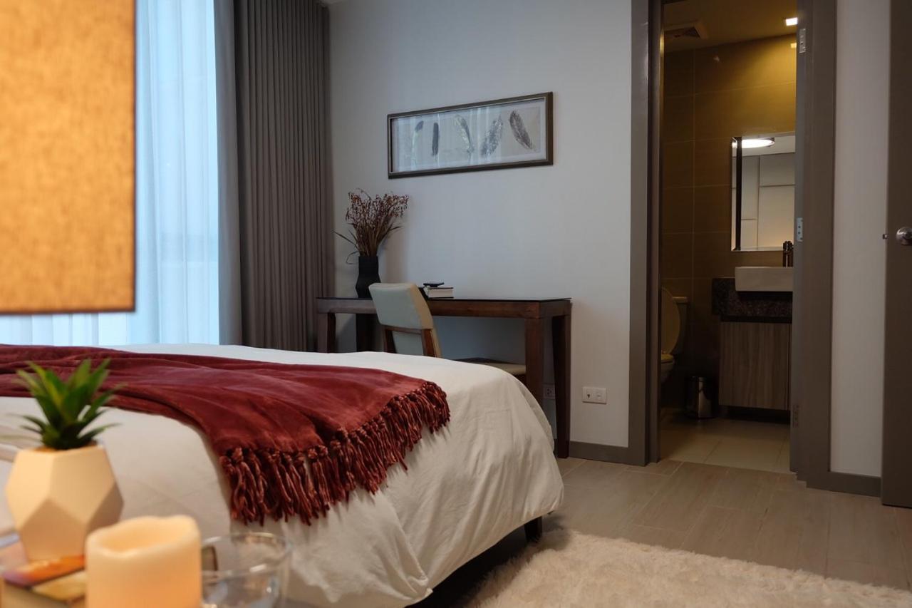 One Uptown Residence Taguig Luaran gambar